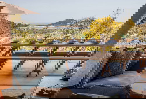 Située à moins de 10 minutes à pied de la plage de Villata.