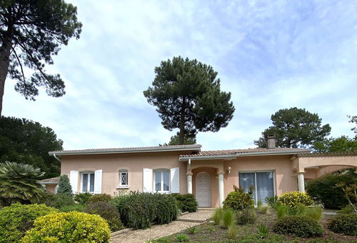 2Km from the beach.