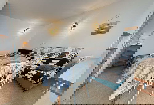 Ideally located next to the Minimes harbor.