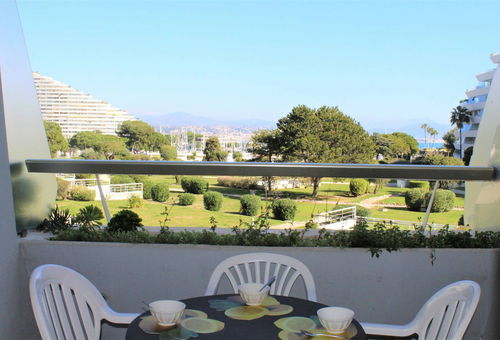 Studio dans une résidence avec piscine à 150m de la plage
