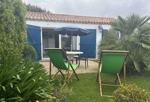 Joli petit jardin clos avec terrasse.