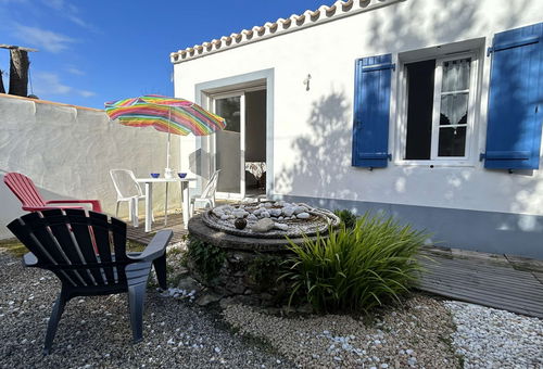 250 m de la plage de la Martinière.