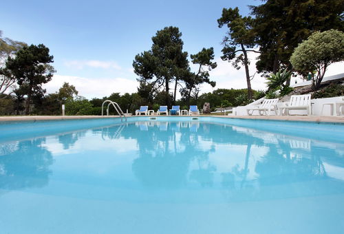 Belle villa avec piscine privée, jardin clos et vue mer