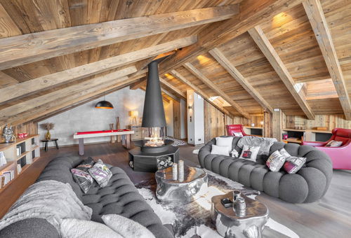 Magnificent chalet with wellness area, ideally located in Rond Point des Pistes