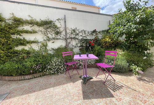 Appartement avec terrasse et stationnement idéalement placé proche du centre...