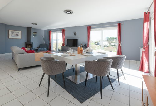 Pleasant family house 2km from Beniguet beach