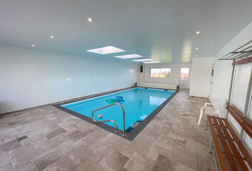 Magnifique villa avec piscine intérieure à Ploudalmézeau