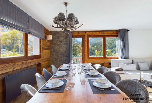 Semi-detached chalet at the entrance of Moriond