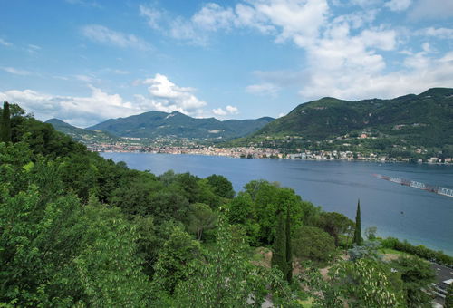 Charmante villa des années 60 avec vue imprenable sur le lac de Garde.