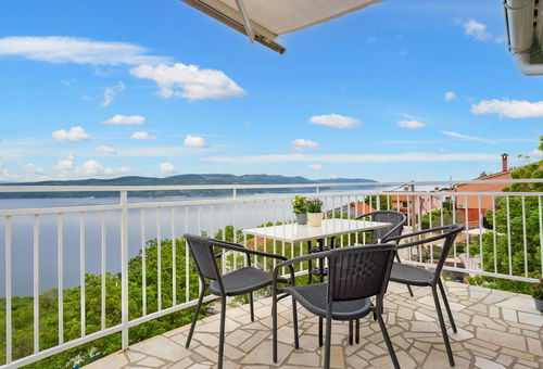 Vue mer et piscine pour des vacances à Krsan en Croatie.