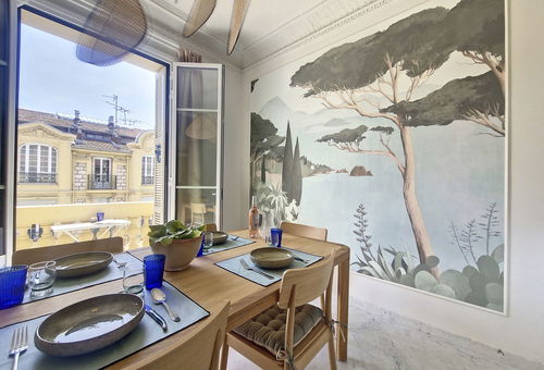 Superbe appartement en plein Carré d'Or et à deux pas de la Promenade des...