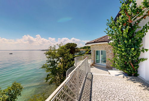 Villa with pool, sauna and jacuzzi on the sea front - Manerba del Garda