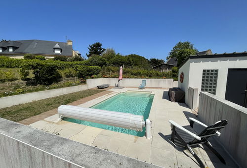 Saint-Pabu, maison avec piscine à 100m de la plage.