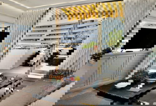 Apartment with a spacious terrace and an exceptional view of Cap d'Antibes -...