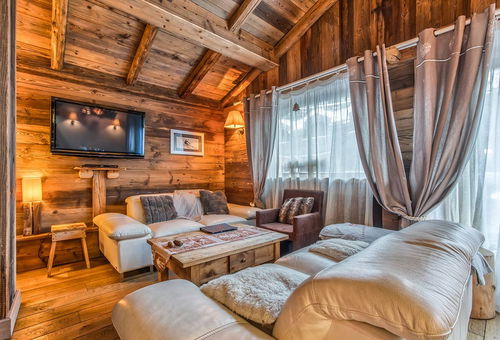 A warm universe for this charming apartment in the heart of the resort, next...