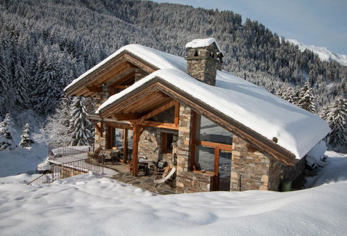 Chalet familial skis aux pieds au pied de la piste la truite - Meribel