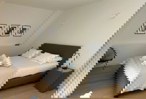 Contemporary villa close to Saint Remy de Provence village centre.