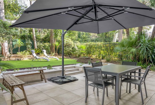 Cannes Luxury Rental - Stunning renovated 2 bedroom apartment.