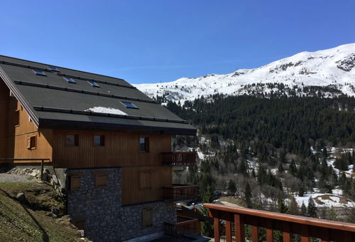 350 m von den Skipisten entfernt - Méribel