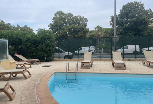 In a condominium with pool, next to Antibes beaches.