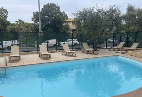 In a condominium with pool, next to Antibes beaches.