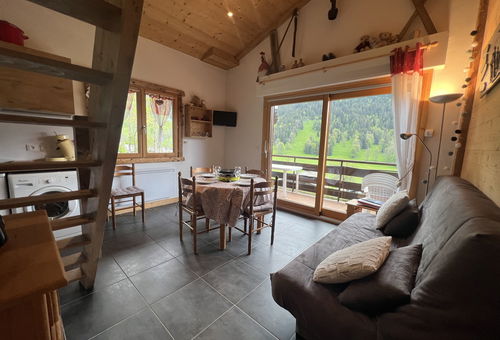 Located 200 meters from the Var - La Clusaz green slope.