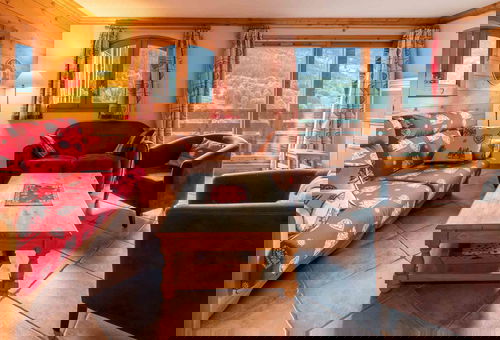 Cristal 2 Meribel Centre 200m from the ski pistes