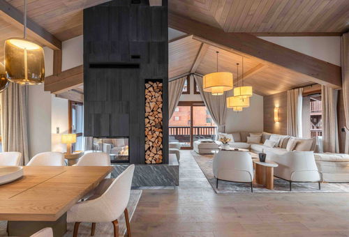 COURCHEVEL Moriond (1650) - Les Glaciers The GOYARD chalet is a magnificent...