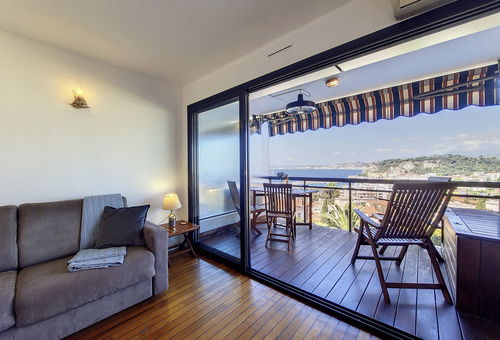 Studio avec terrasse en front de mer dans une résidence de standing avec...