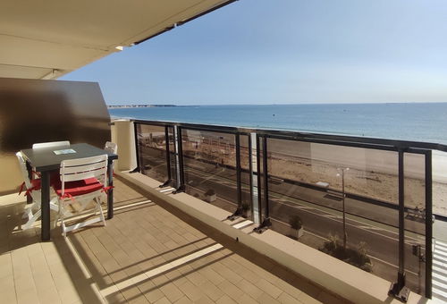 Seafront apartment ideally located in La Baule