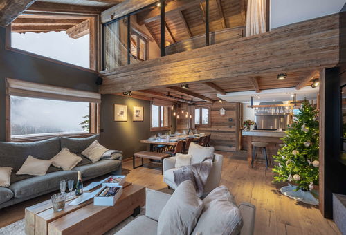 Exceptional chalet 900m from the ski lifts.
