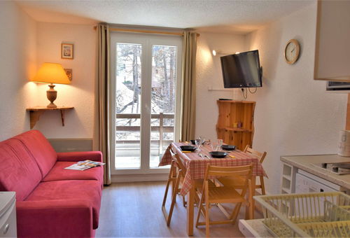 Risoul 1850 (50) – Lower resort area – Résidence Les Crêtes Apartment...