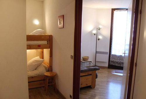Risoul 1850 (05) – Resort center sector – Résidence Les B Apartment...