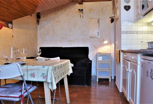 Risoul 1850 (05) – Resort center sector – Résidence Le...
