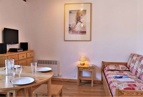Risoul 1850 (05) – Resort center sector – Residence...