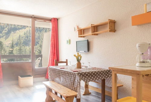 Chantemerle (05) - Bois des Coqs - Appartement 212
Studio bien agencé - 29m²...