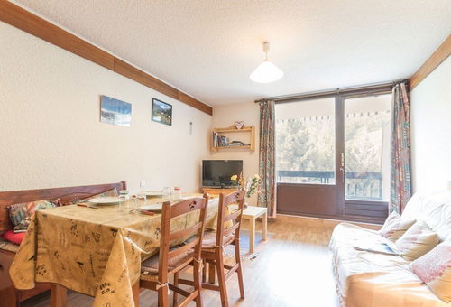 Chantemerle (05) - Bois des coqs - Appartement 216
Hébergement de meublé...
