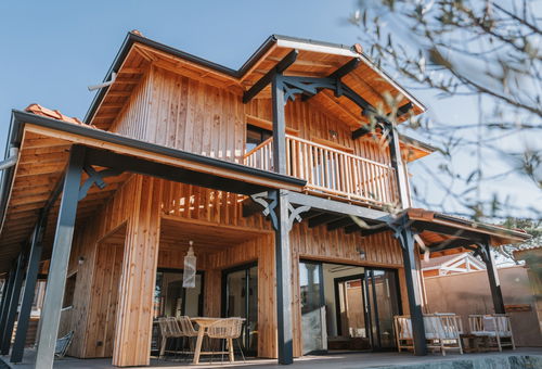Very beautiful new fully air-conditioned villa with heated swimming pool -...