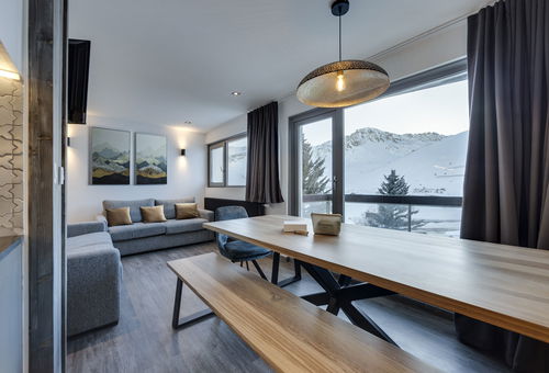 TIGNES LE LAC The Combe Folle B1 apartment is located on the  floor of the...