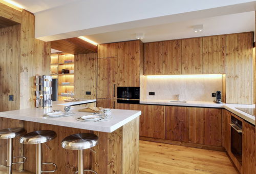 Cosy, contemporary duplex apartment in the centre of Courchevel 1850
