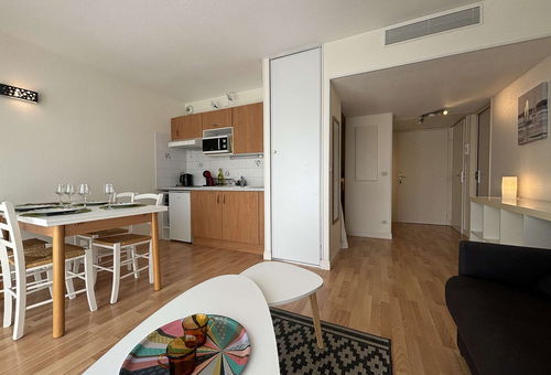 Pleasant apartment with parking in a quiet residence with a common pool - La...
