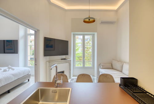 LimeSTAY - The Cannois T2 Modern WIFI