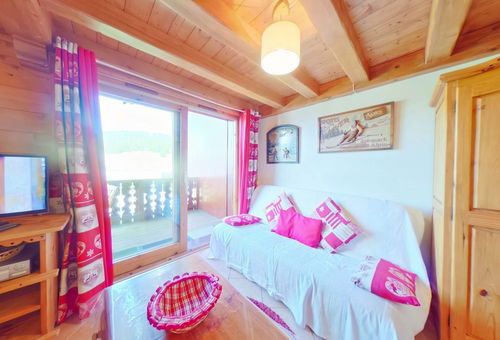 Les Saisies (73) - Le Village des Lapons 
2 room apartment with sloped...