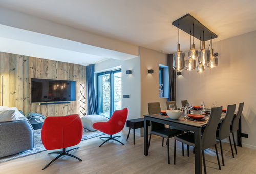 Three rooms of 58m2 which can accommodate 6 people On the ground floor of the...