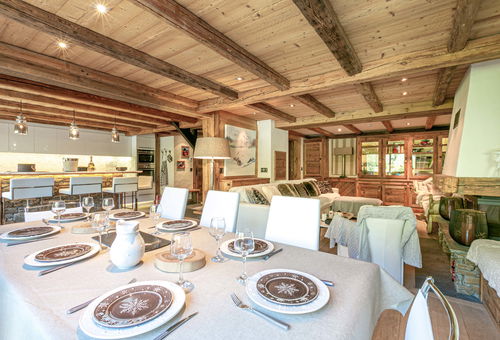 Duplex apartment with large South/West facing balcony and rear view onto the...