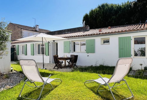 Jolie maison de plain-pied, à proximité des commerces, du port et de la plage...