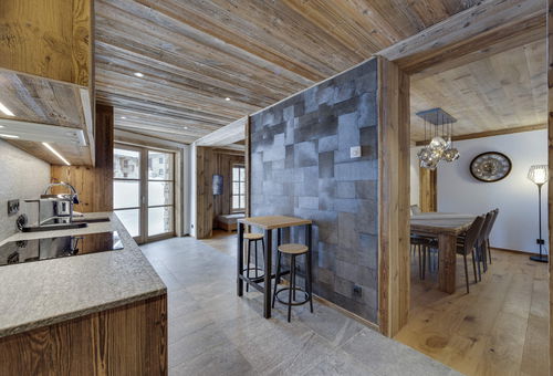 VAL D&#39;ISERE - Fornet Located in the Fornet district, this apartment...