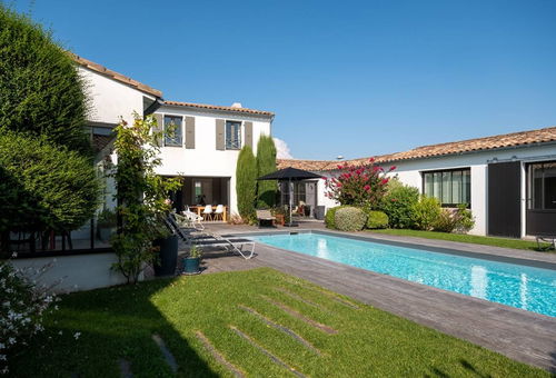 Superbe maison d'architecte autour de sa piscine chauffée - La Flotte en Ré