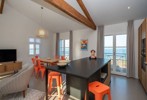 In the heart of the village of La Flotte en Ré, this sea view apartment will...
