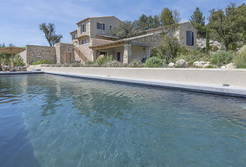 LOCATION MAUSSANE - PURE HAPPINESS FOR THIS PROPERTY